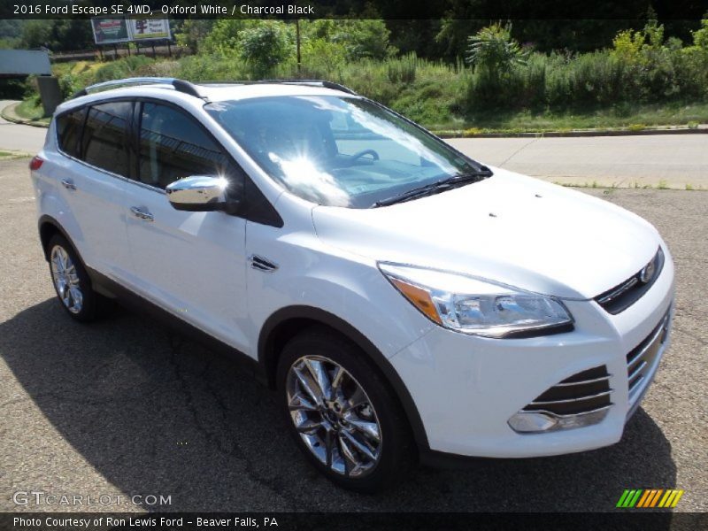 Oxford White / Charcoal Black 2016 Ford Escape SE 4WD