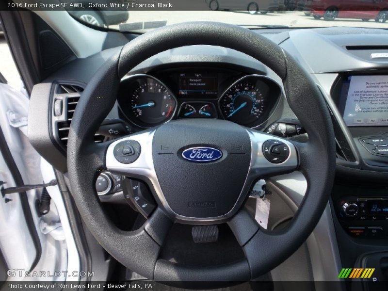 Oxford White / Charcoal Black 2016 Ford Escape SE 4WD