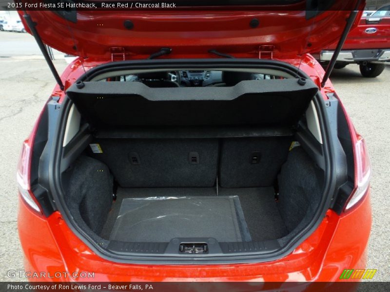 Race Red / Charcoal Black 2015 Ford Fiesta SE Hatchback