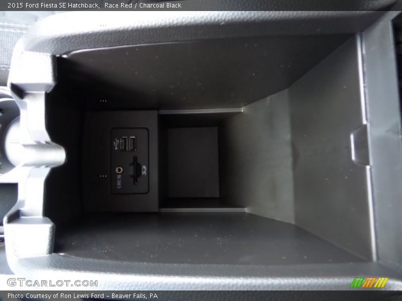 Race Red / Charcoal Black 2015 Ford Fiesta SE Hatchback