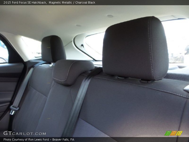 Magnetic Metallic / Charcoal Black 2015 Ford Focus SE Hatchback
