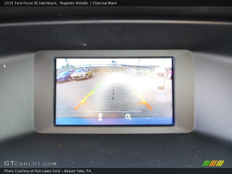 Magnetic Metallic / Charcoal Black 2015 Ford Focus SE Hatchback