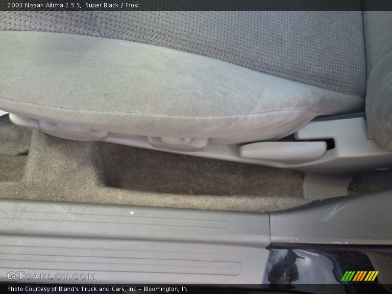 Super Black / Frost 2003 Nissan Altima 2.5 S