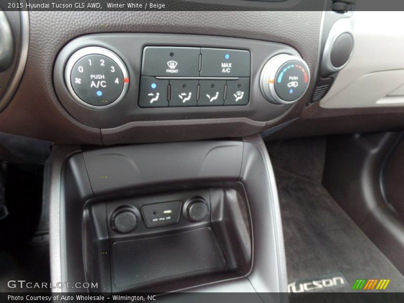 Winter White / Beige 2015 Hyundai Tucson GLS AWD