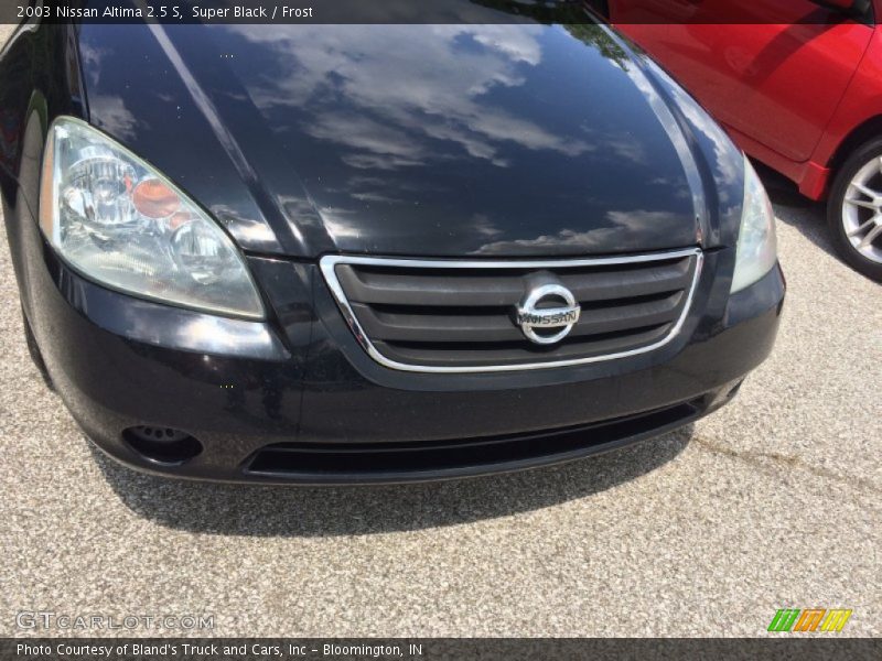 Super Black / Frost 2003 Nissan Altima 2.5 S