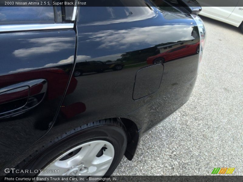 Super Black / Frost 2003 Nissan Altima 2.5 S