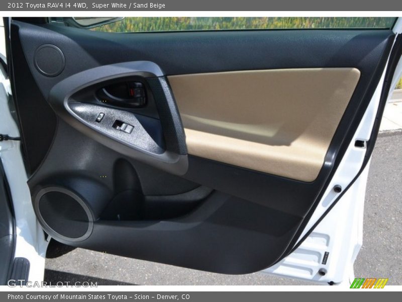 Super White / Sand Beige 2012 Toyota RAV4 I4 4WD
