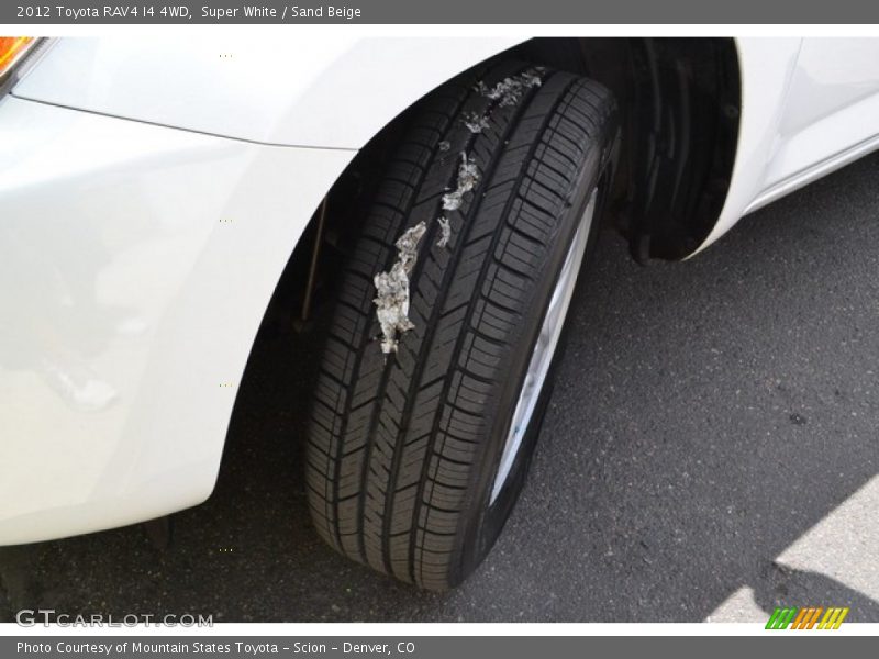 Super White / Sand Beige 2012 Toyota RAV4 I4 4WD