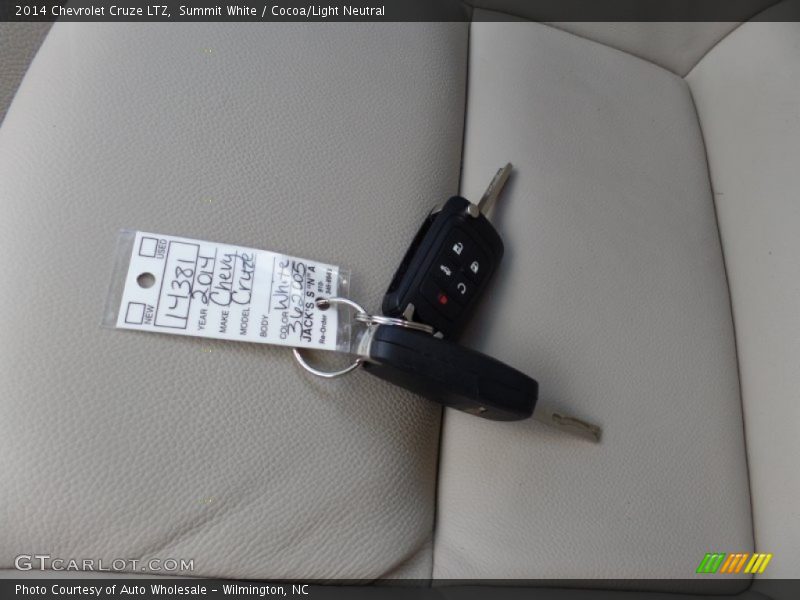Summit White / Cocoa/Light Neutral 2014 Chevrolet Cruze LTZ