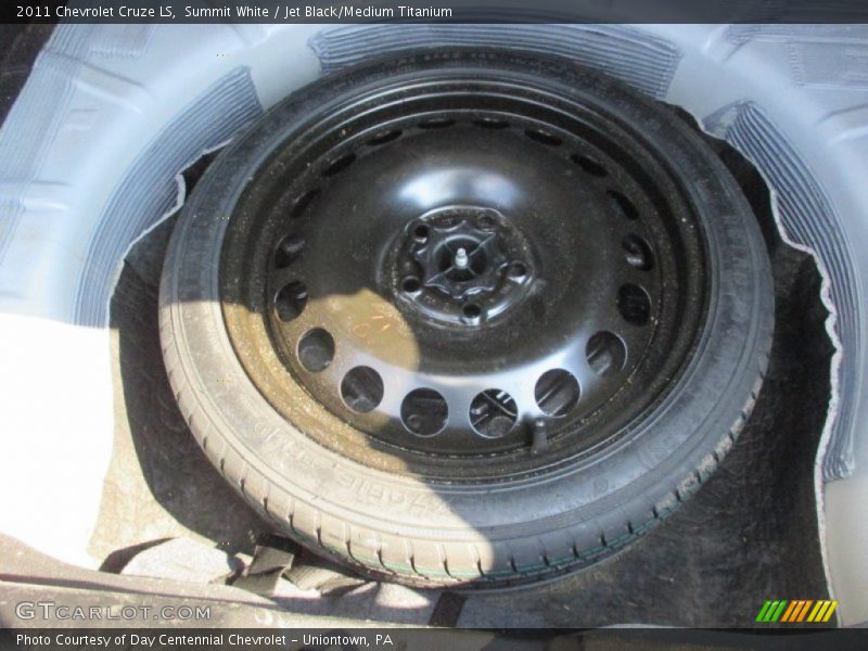 Summit White / Jet Black/Medium Titanium 2011 Chevrolet Cruze LS