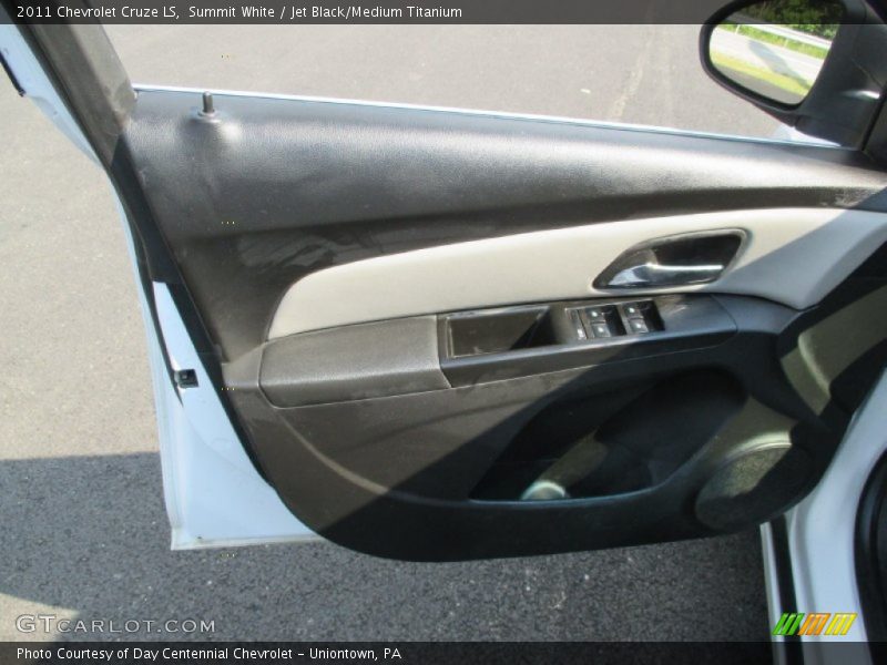 Summit White / Jet Black/Medium Titanium 2011 Chevrolet Cruze LS