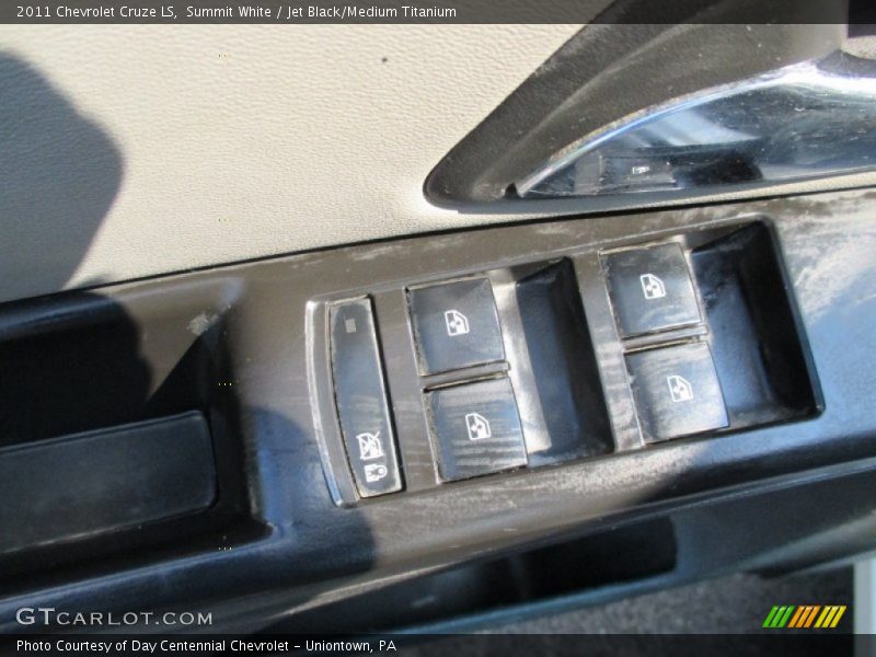 Summit White / Jet Black/Medium Titanium 2011 Chevrolet Cruze LS