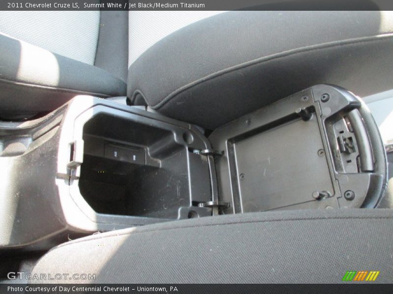 Summit White / Jet Black/Medium Titanium 2011 Chevrolet Cruze LS