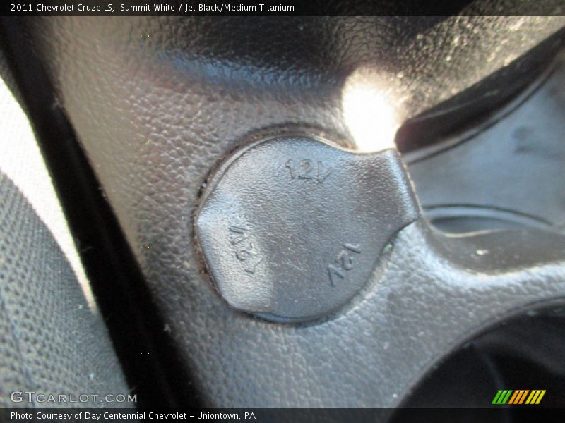 Summit White / Jet Black/Medium Titanium 2011 Chevrolet Cruze LS