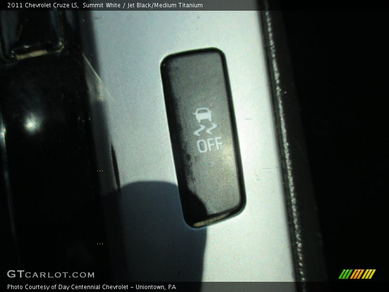 Summit White / Jet Black/Medium Titanium 2011 Chevrolet Cruze LS
