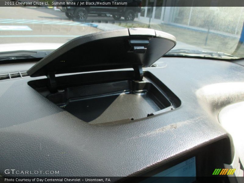 Summit White / Jet Black/Medium Titanium 2011 Chevrolet Cruze LS