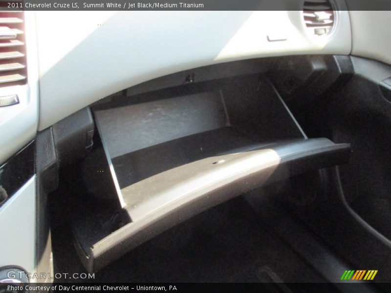 Summit White / Jet Black/Medium Titanium 2011 Chevrolet Cruze LS