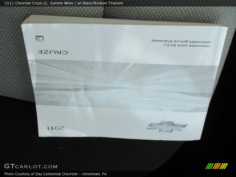 Summit White / Jet Black/Medium Titanium 2011 Chevrolet Cruze LS
