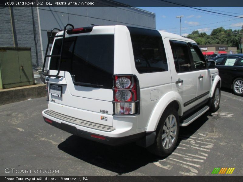 Alaska White / Almond 2009 Land Rover LR2 HSE