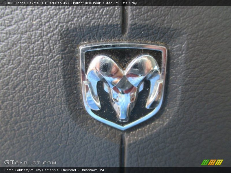 Patriot Blue Pearl / Medium Slate Gray 2006 Dodge Dakota ST Quad Cab 4x4