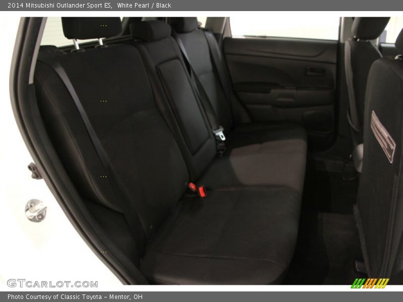 White Pearl / Black 2014 Mitsubishi Outlander Sport ES