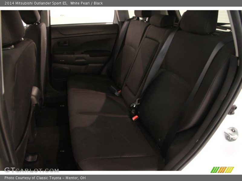 White Pearl / Black 2014 Mitsubishi Outlander Sport ES