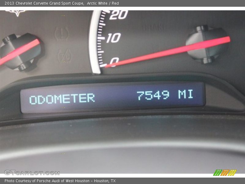 Arctic White / Red 2013 Chevrolet Corvette Grand Sport Coupe
