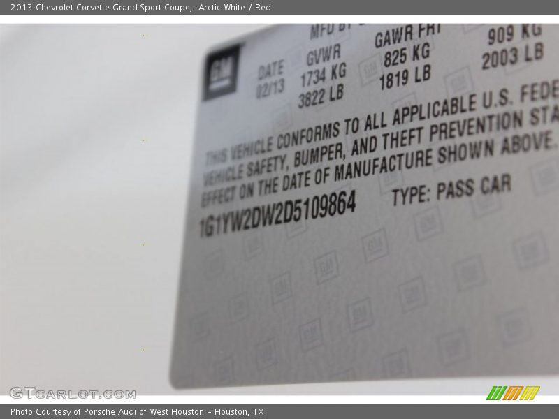 Arctic White / Red 2013 Chevrolet Corvette Grand Sport Coupe