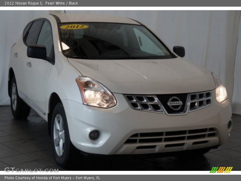 Pearl White / Black 2012 Nissan Rogue S