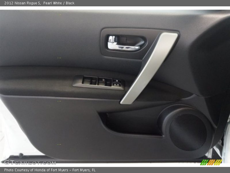 Pearl White / Black 2012 Nissan Rogue S
