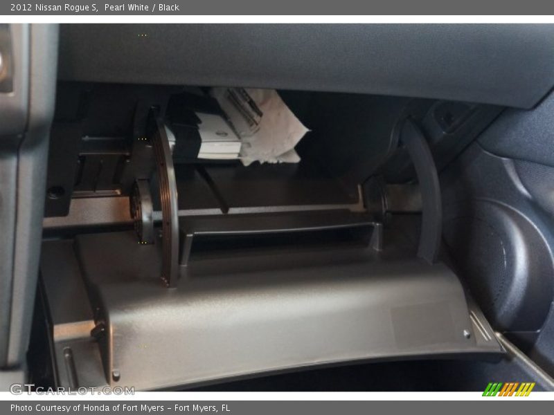 Pearl White / Black 2012 Nissan Rogue S