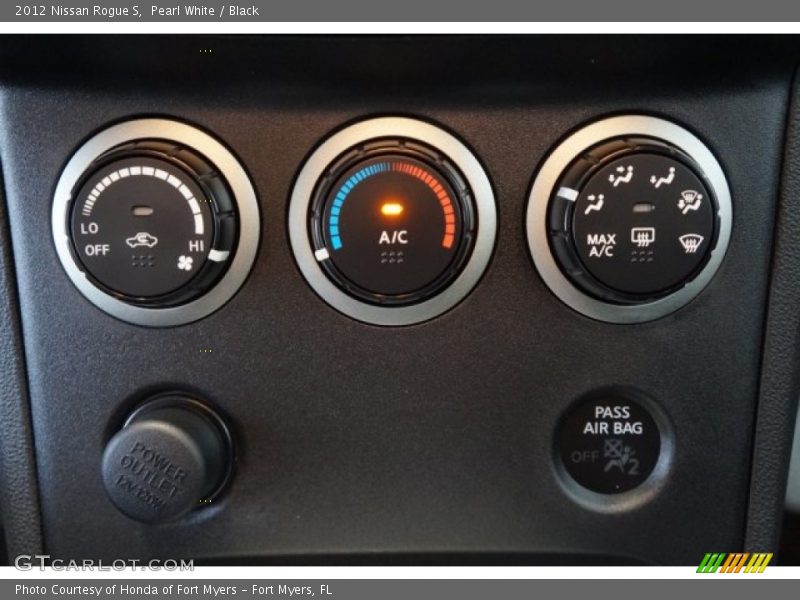 Pearl White / Black 2012 Nissan Rogue S