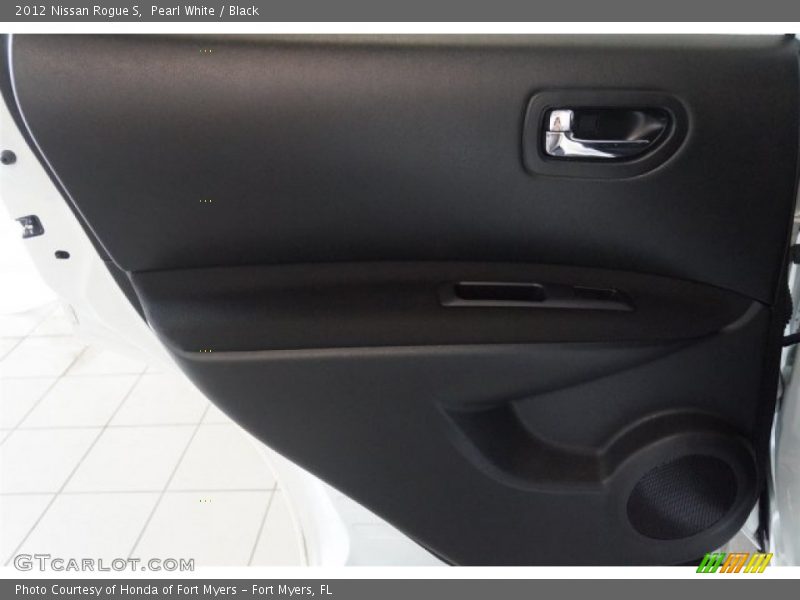 Pearl White / Black 2012 Nissan Rogue S