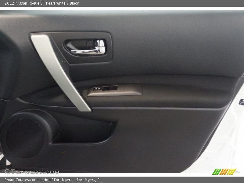 Pearl White / Black 2012 Nissan Rogue S