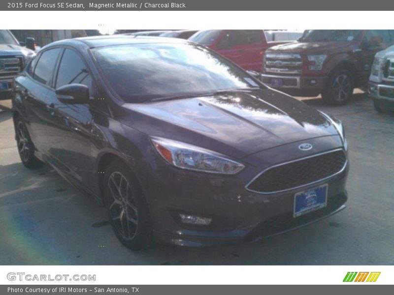 Magnetic Metallic / Charcoal Black 2015 Ford Focus SE Sedan