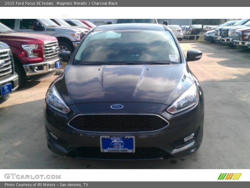 Magnetic Metallic / Charcoal Black 2015 Ford Focus SE Sedan