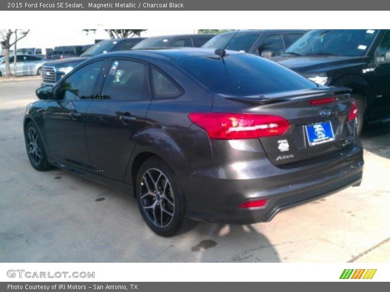 Magnetic Metallic / Charcoal Black 2015 Ford Focus SE Sedan