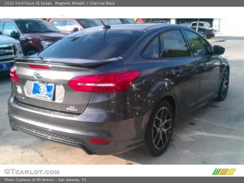 Magnetic Metallic / Charcoal Black 2015 Ford Focus SE Sedan