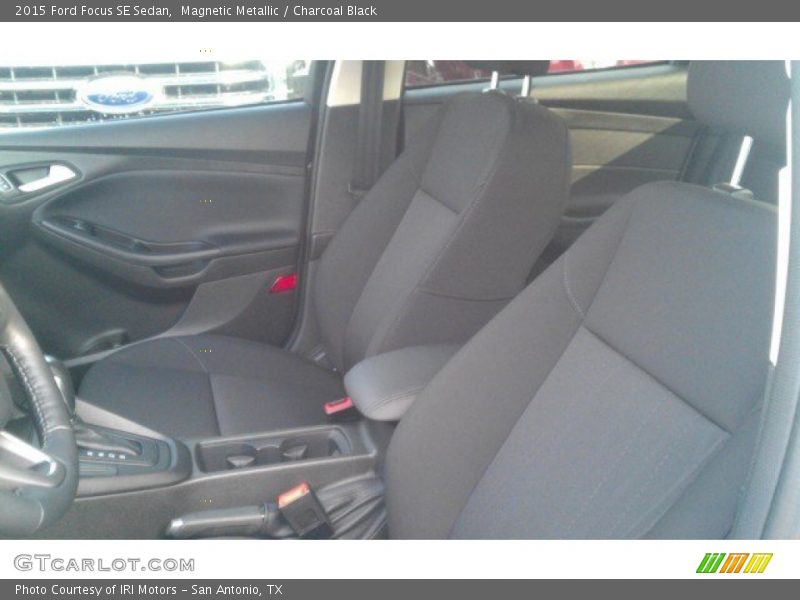 Magnetic Metallic / Charcoal Black 2015 Ford Focus SE Sedan
