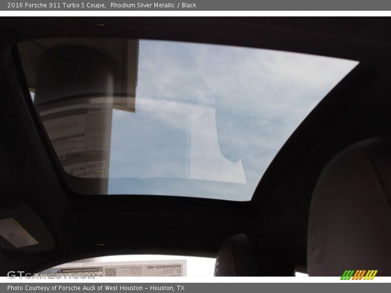 Sunroof of 2016 911 Turbo S Coupe