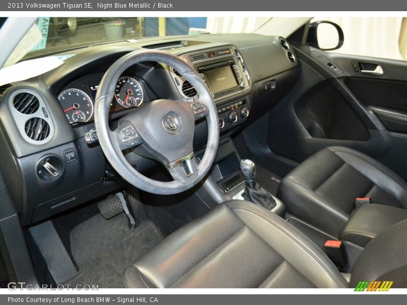 Night Blue Metallic / Black 2013 Volkswagen Tiguan SE