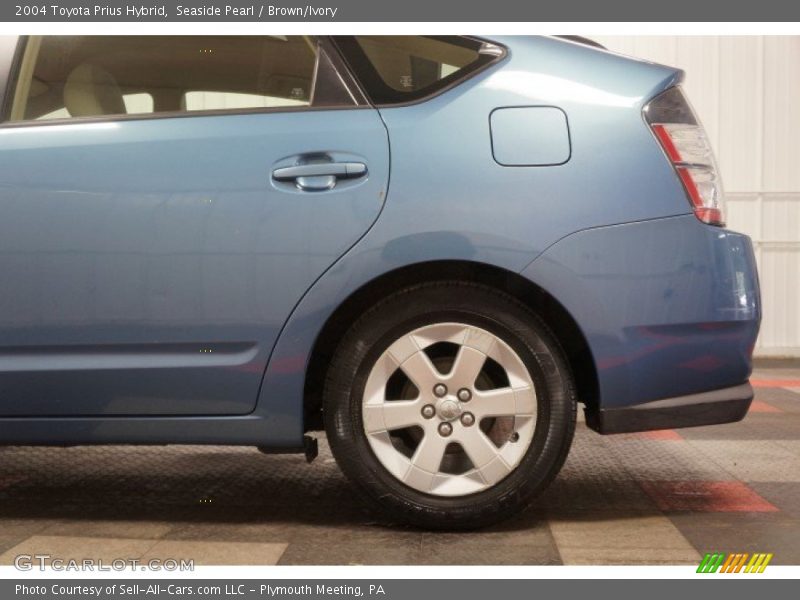 Seaside Pearl / Brown/Ivory 2004 Toyota Prius Hybrid