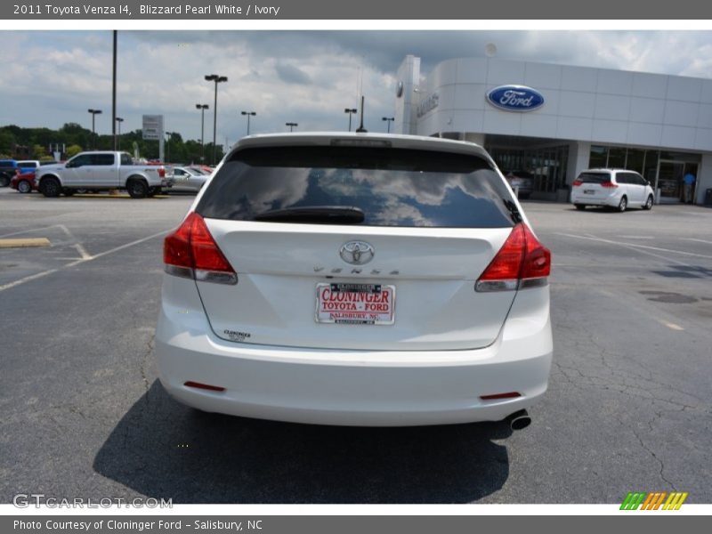 Blizzard Pearl White / Ivory 2011 Toyota Venza I4