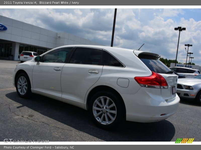 Blizzard Pearl White / Ivory 2011 Toyota Venza I4