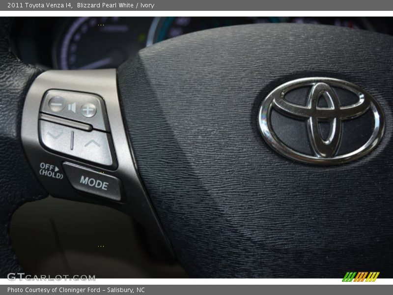 Blizzard Pearl White / Ivory 2011 Toyota Venza I4