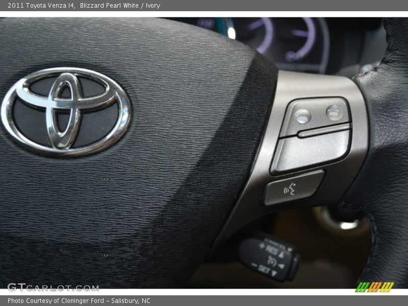 Blizzard Pearl White / Ivory 2011 Toyota Venza I4