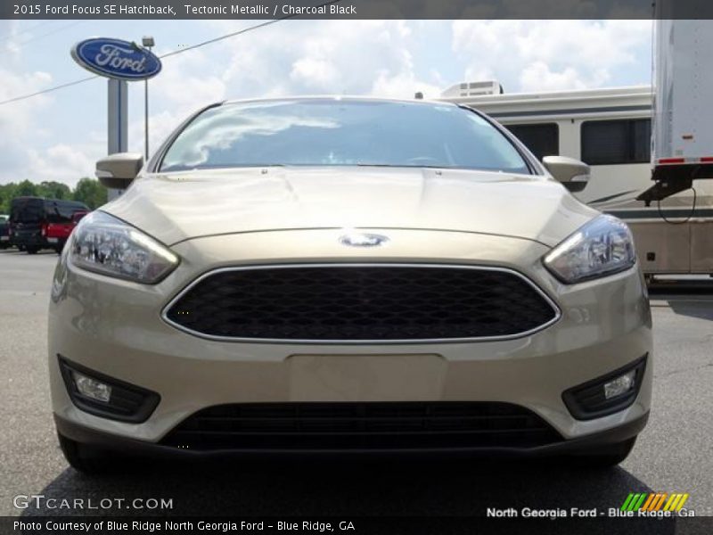 Tectonic Metallic / Charcoal Black 2015 Ford Focus SE Hatchback