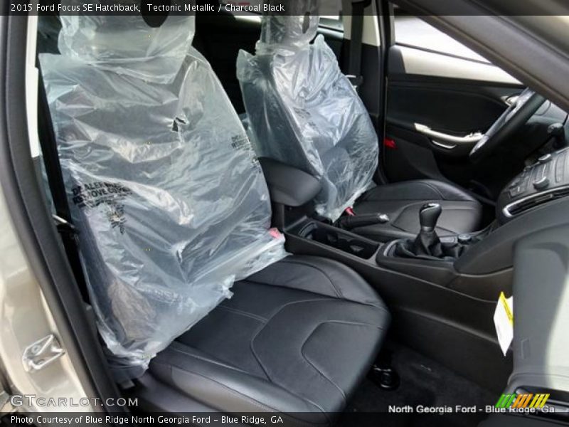 Tectonic Metallic / Charcoal Black 2015 Ford Focus SE Hatchback