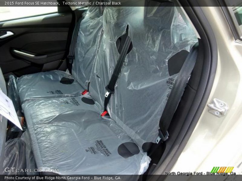 Tectonic Metallic / Charcoal Black 2015 Ford Focus SE Hatchback