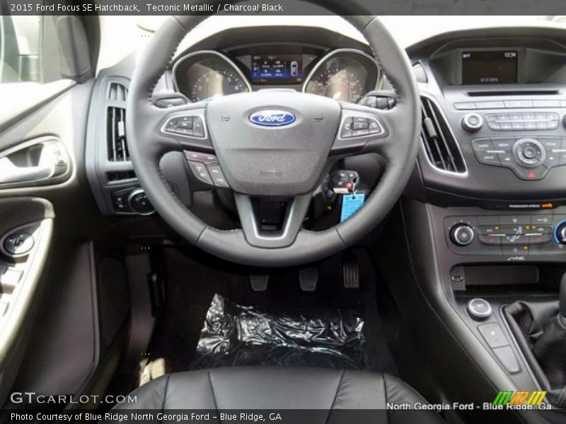 Tectonic Metallic / Charcoal Black 2015 Ford Focus SE Hatchback